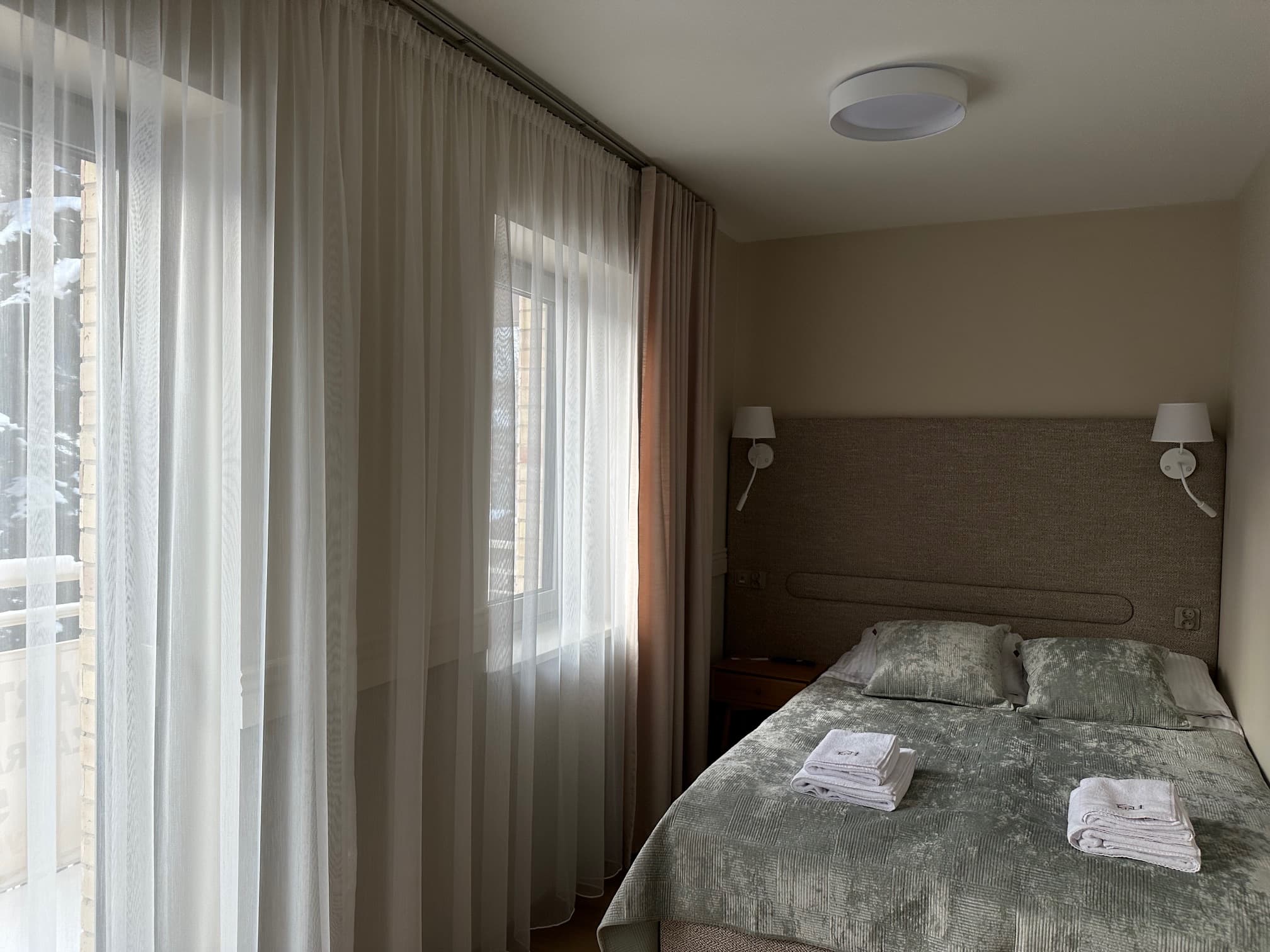 Pokój 2-osobowy z balkonem z widokiem na ogród